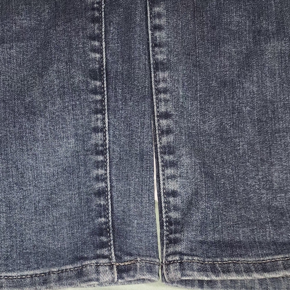 NWOT! Ann Taylor Women's Curvy Blue Jeans Curvy Size 8 - Picture 3 of 4